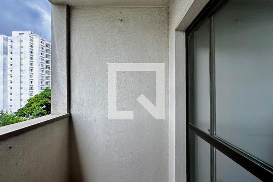 Sacada  de apartamento à venda com 2 quartos, 65m² em Nova Piraju, São Paulo
