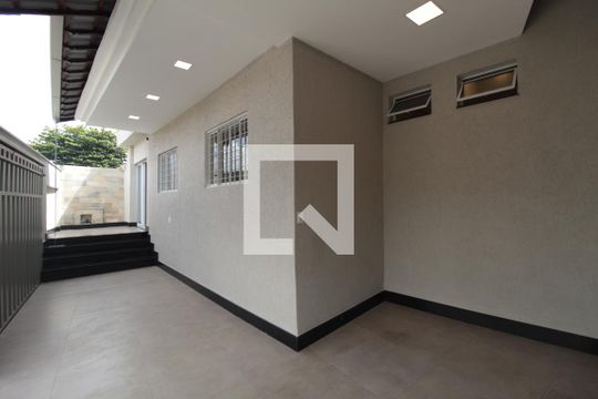 Garagem de casa para alugar com 3 quartos, 150m² em Glória, Belo Horizonte