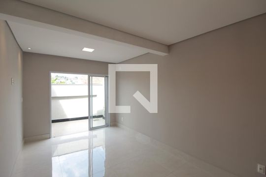Casa para alugar com 3 quartos, 150m² em Glória, Belo Horizonte