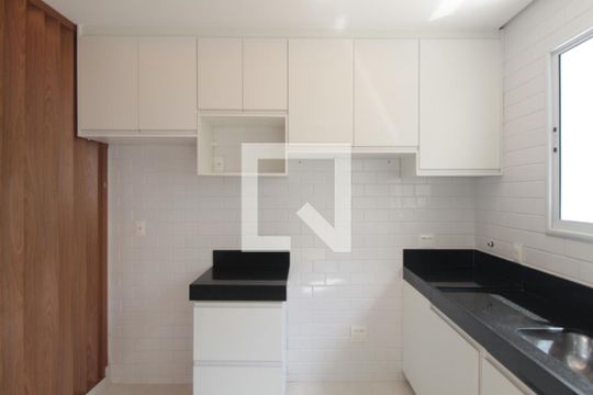 Cozinha de casa para alugar com 3 quartos, 150m² em Glória, Belo Horizonte