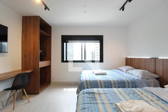 Sala/Quarto de kitnet/studio para alugar com 1 quarto, 25m² em Vila Olímpia, São Paulo