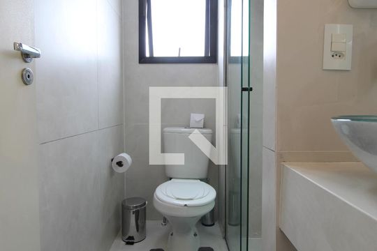 Banheiro de kitnet/studio para alugar com 1 quarto, 25m² em Vila Olímpia, São Paulo