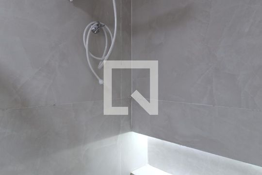 Banheiro de kitnet/studio para alugar com 1 quarto, 25m² em Vila Olímpia, São Paulo