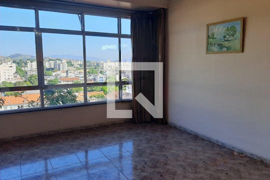 Casa à venda com 4 quartos, 300m² em Engenho de Dentro, Rio de Janeiro