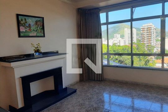 Casa à venda com 4 quartos, 300m² em Engenho de Dentro, Rio de Janeiro