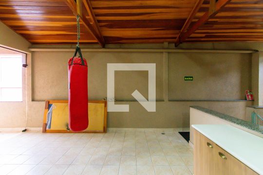 Salão de casa para alugar com 4 quartos, 1000m² em Jardim Adutora, São Paulo