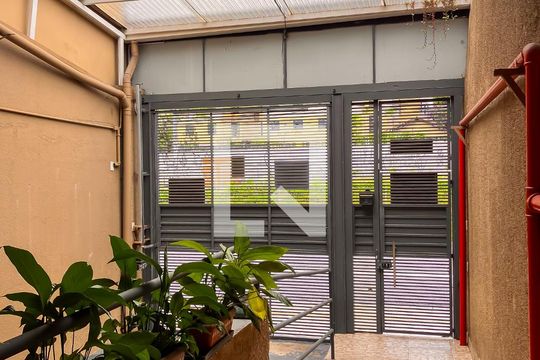 Garagem de casa para alugar com 4 quartos, 1000m² em Jardim Adutora, São Paulo