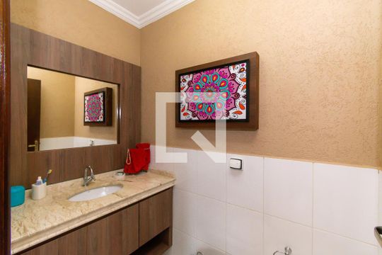 Lavabo de casa para alugar com 4 quartos, 1000m² em Jardim Adutora, São Paulo