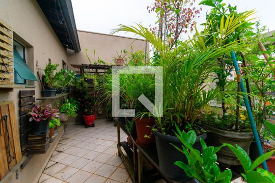 Varanda 2 de casa para alugar com 4 quartos, 1000m² em Jardim Adutora, São Paulo