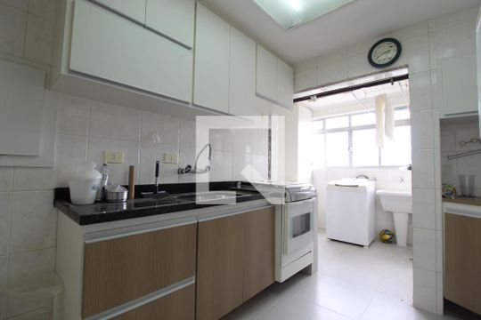 Cozinha e Área de Serviço de apartamento para alugar com 2 quartos, 74m² em Planalto Paulista, São Paulo