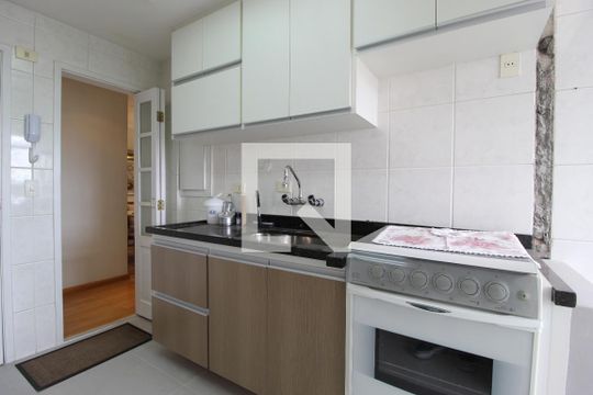 Cozinha e Área de Serviço de apartamento para alugar com 2 quartos, 74m² em Planalto Paulista, São Paulo