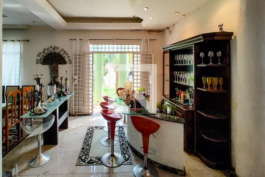 Casa para alugar com 6 quartos, 500m² em São Luiz, Belo Horizonte