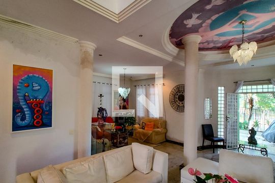 Casa para alugar com 6 quartos, 500m² em São Luiz, Belo Horizonte