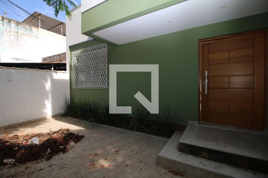 Fachada interna - Garagem de casa à venda com 3 quartos, 132m² em Irajá, Rio de Janeiro