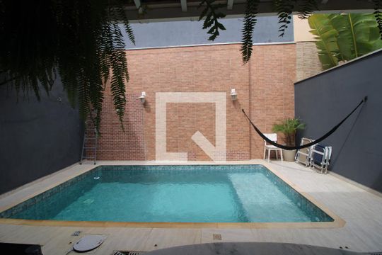 Área comum de casa à venda com 3 quartos, 150m² em Jardim Santo Antoninho, São Paulo