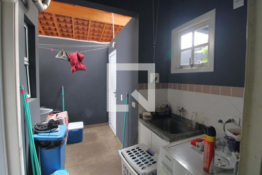 Área de Serviço de casa à venda com 3 quartos, 150m² em Jardim Santo Antoninho, São Paulo
