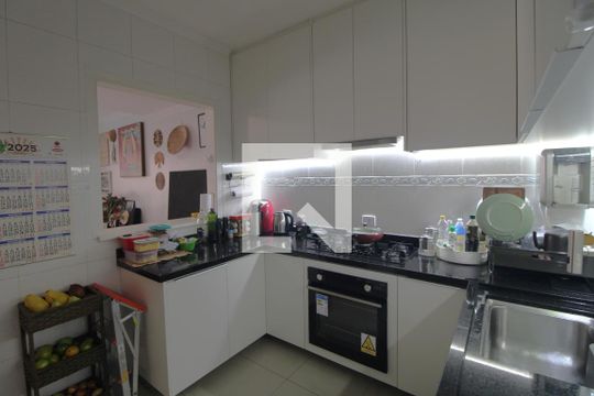 Cozinha de casa à venda com 3 quartos, 150m² em Jardim Santo Antoninho, São Paulo