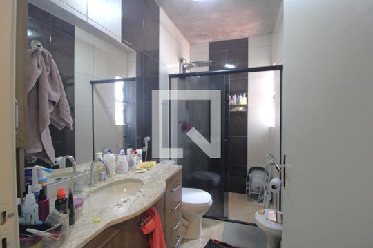 Banheiro do Quarto 1 de casa à venda com 3 quartos, 150m² em Jardim Santo Antoninho, São Paulo