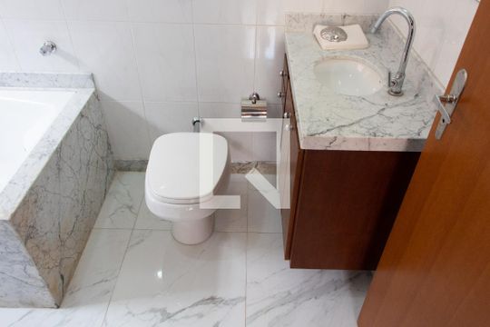 BANHEIRO DA SUITE de casa à venda com 3 quartos, 180m² em Vila Joao Jorge, Campinas