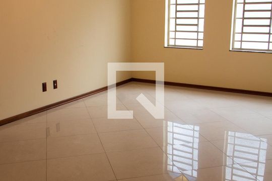 SALA de casa à venda com 3 quartos, 180m² em Vila Joao Jorge, Campinas