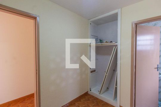 Quarto de Serviço de apartamento à venda com 4 quartos, 100m² em Centro, Canoas
