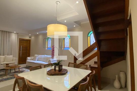 Sala de casa à venda com 4 quartos, 310m² em Vila Ipojuca, São Paulo