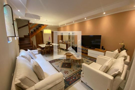Casa à venda com 4 quartos, 310m² em Vila Ipojuca, São Paulo