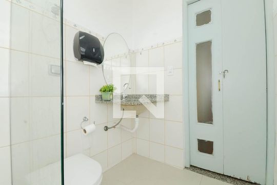 Banheiro do Quarto 6 de casa à venda com 6 quartos, 250m² em Vila Augusta, Guarulhos