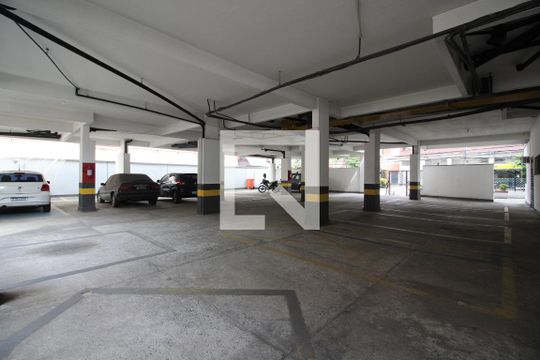Garagem Coberta de apartamento para alugar com 3 quartos, 100m² em Jacarepaguá, Rio de Janeiro