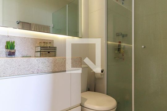 Banheiro de kitnet/studio à venda com 1 quarto, 30m² em Santo Amaro, São Paulo