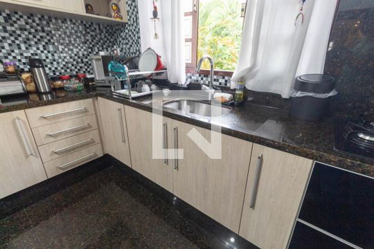 Cozinha de casa à venda com 3 quartos, 162m² em Vila Salete, São Paulo