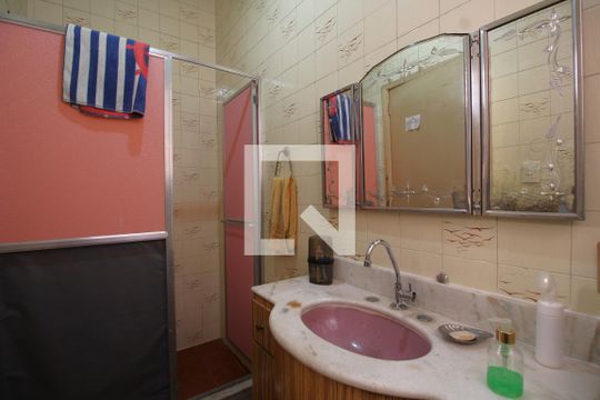 Banheiro Social 1 de casa para alugar com 3 quartos, 255m² em Taquara, Rio de Janeiro