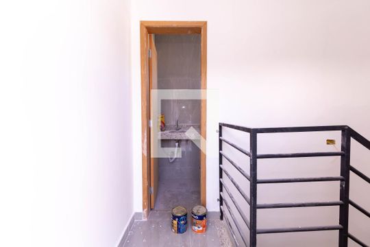 Escada de apartamento à venda com 2 quartos, 83m² em Santa Margarida (barreiro), Belo Horizonte