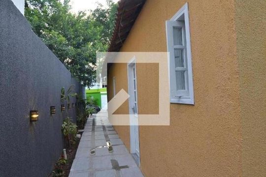 Hall de Entrada de casa para alugar com 1 quarto, 40m² em Vila Valqueire, Rio de Janeiro