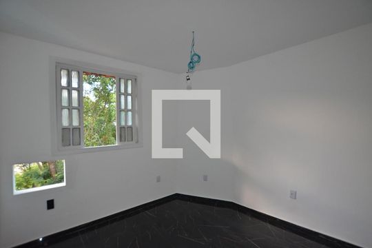 Quarto 1 de casa para alugar com 1 quarto, 40m² em Vila Valqueire, Rio de Janeiro