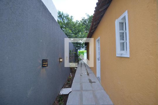 Hall de Entrada de casa para alugar com 1 quarto, 40m² em Vila Valqueire, Rio de Janeiro