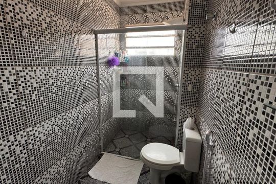 Banheiro de apartamento à venda com 3 quartos, 74m² em Vila Marieta, Campinas