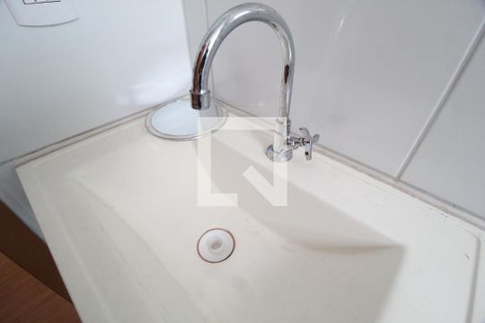 Banheiro Social de apartamento para alugar com 2 quartos, 40m² em São Jorge, Uberlândia