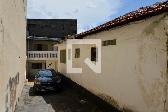 Garagem de casa para alugar com 3 quartos, 250m² em Jardim Bom Clima, Guarulhos