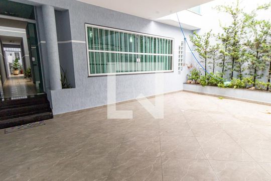 Garagem de casa à venda com 6 quartos, 132m² em Mooca, São Paulo