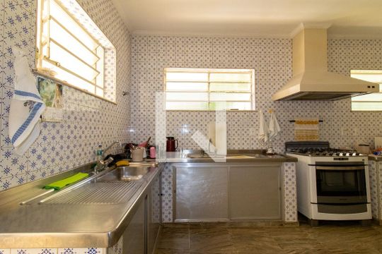 cozinha de casa para alugar com 4 quartos, 640m² em Jardim das Paineiras, Campinas