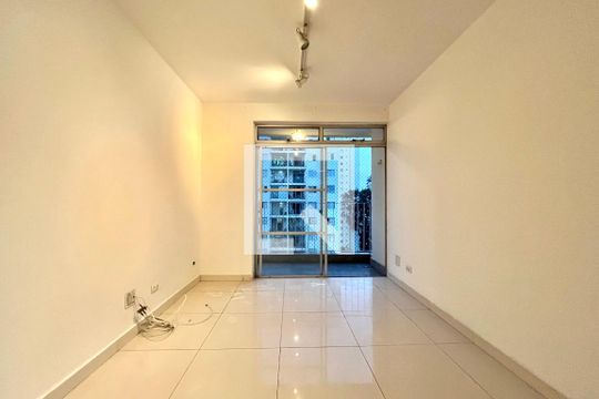 Sala de apartamento à venda com 4 quartos, 83m² em Parque Imperial, São Paulo