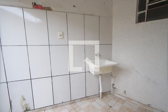 Lavanderia de casa para alugar com 1 quarto, 40m² em Jardim Santa Teresinha, São Paulo
