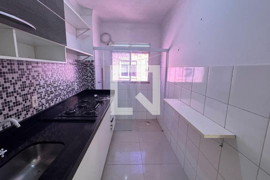 Cozinha de apartamento para alugar com 2 quartos, 50m² em Jardim do Lago Continuacao, Campinas