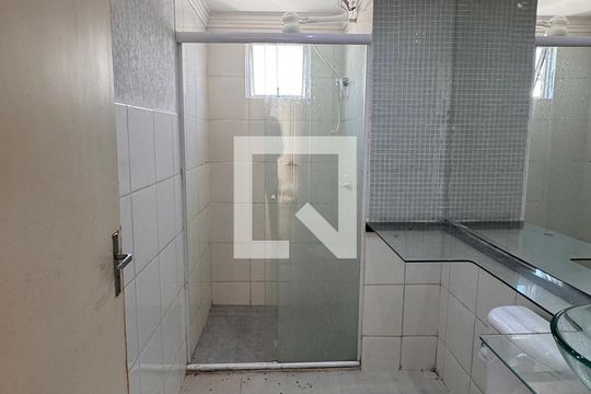 Banheiro de apartamento para alugar com 2 quartos, 50m² em Jardim do Lago Continuacao, Campinas