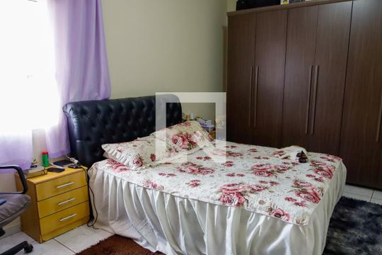 Quarto de casa à venda com 3 quartos, 190m² em Padroeira, Osasco