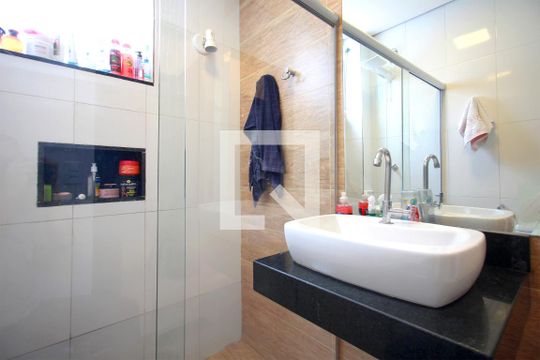 Banheiro de apartamento à venda com 3 quartos, 110m² em Padre Eustáquio, Belo Horizonte