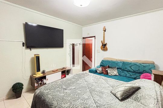 Sala de casa à venda com 3 quartos, 250m² em Parque Oratório, Santo André