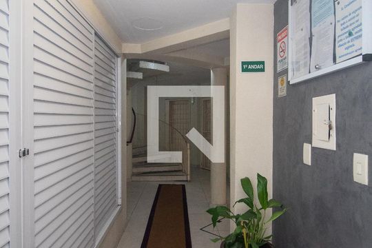 Hall de entrada de apartamento à venda com 1 quarto, 80m² em Santa Tereza, Porto Alegre