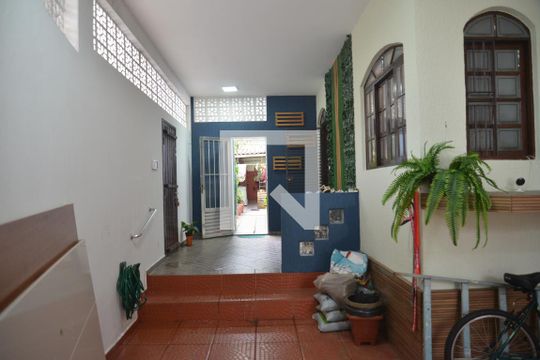 Área comum de casa à venda com 4 quartos, 215m² em Jardim Las Vegas, Santo André